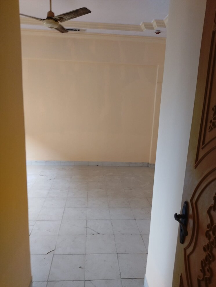 Room, sunflower-co-op-hsg-soc 1 Bedroom 450 Sq.Ft. Apartment In Mira Road Thane 8914894