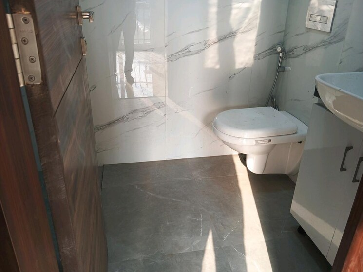 Bathroom, smart-world-gems 3.5 Bedroom 1450 Sq.Ft. Builder Floor In Sector 89 Gurgaon 8914940