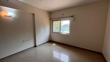 Room in 3 BHK Apartment at Salarpuria Gold Summit, Hennur – for Rent