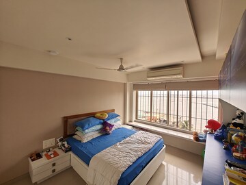 Bedroom in 3 BHK Apartment at Bandra West – for Rent