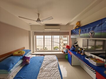 Bedroom in 3 BHK Apartment at Bandra West – for Rent
