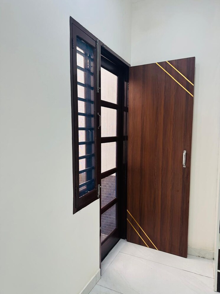 Room, ambala highway 3 Bedroom 90 Sq.Yd. Independent House In Ambala Highway Zirakpur 8915059