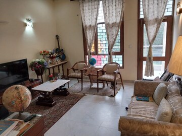 Living Room in 4 BHK Builder Floor at RWA Apartments Sector 50, Sector 50 – for Rent