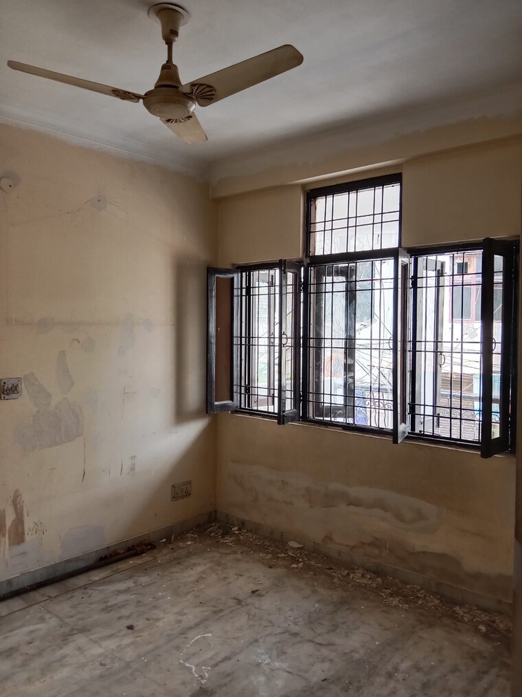 Room, green fields colony 2 Bedroom 950 Sq.Ft. Builder Floor In Green Fields Colony Faridabad 8915095