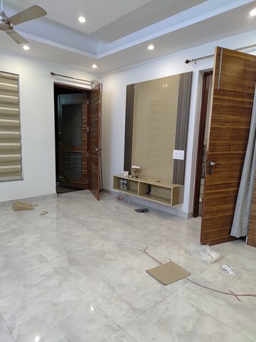 Furnished Amenities in 2 BHK Builder Floor at RWA Apartments Sector 47, Sector 47 – for Rent