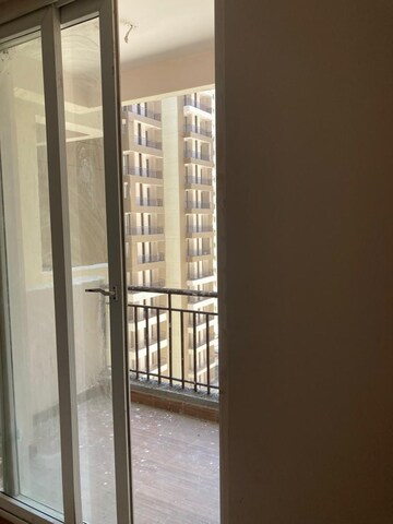Room in 2 BHK Apartment at Amrapali Golf Homes, Sector 4 Greater Noida – for Sale
