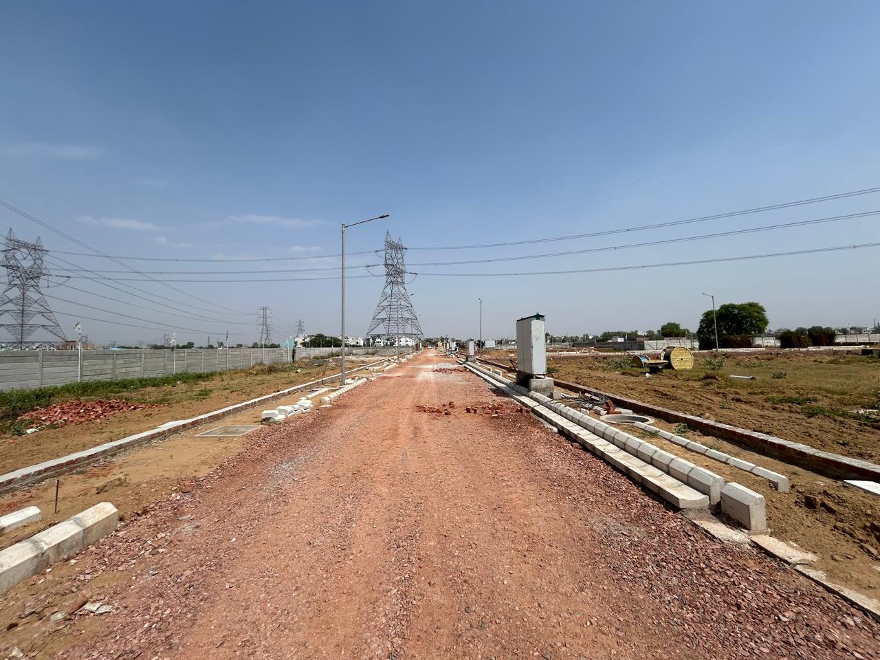 Plot For Sale in Spiti Palm Estate