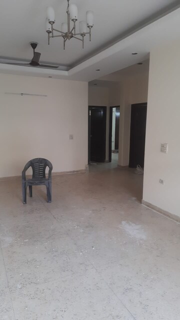 Room in 3 BHK Builder Floor at RWA Apartments Sector 108, Sector 108 – for Rent