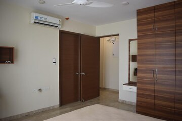 Room in 3.5 BHK Apartment at Marvel Cascada, Balewadi – for Rent