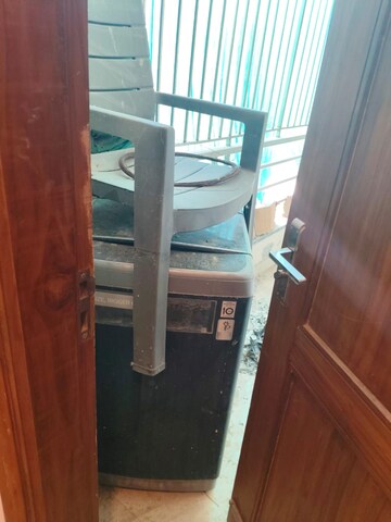 Balcony in 3 BHK Builder Floor at BPTP District, Sector 81 – for Rent
