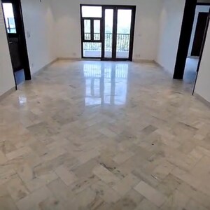 Room in 2 BHK Apartment at Connaught Place – for Sale