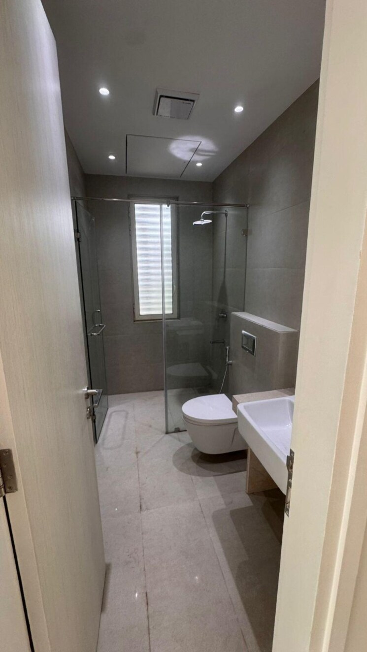 Bathroom, indiabulls-sky-forest 3 Bedroom 1908 Sq.Ft. Apartment In Lower Parel Mumbai 8915221