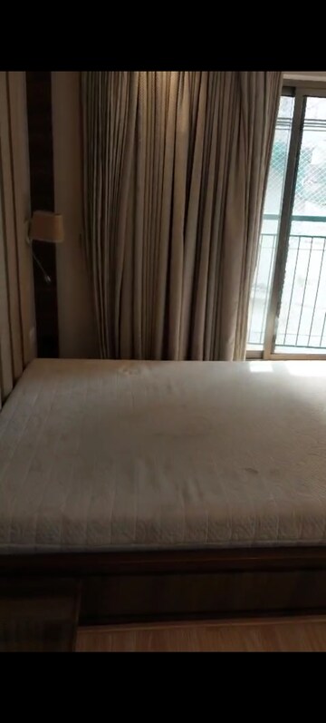 Room in 3 BHK Apartment at Neelkanth Greens, Manpada – for Rent