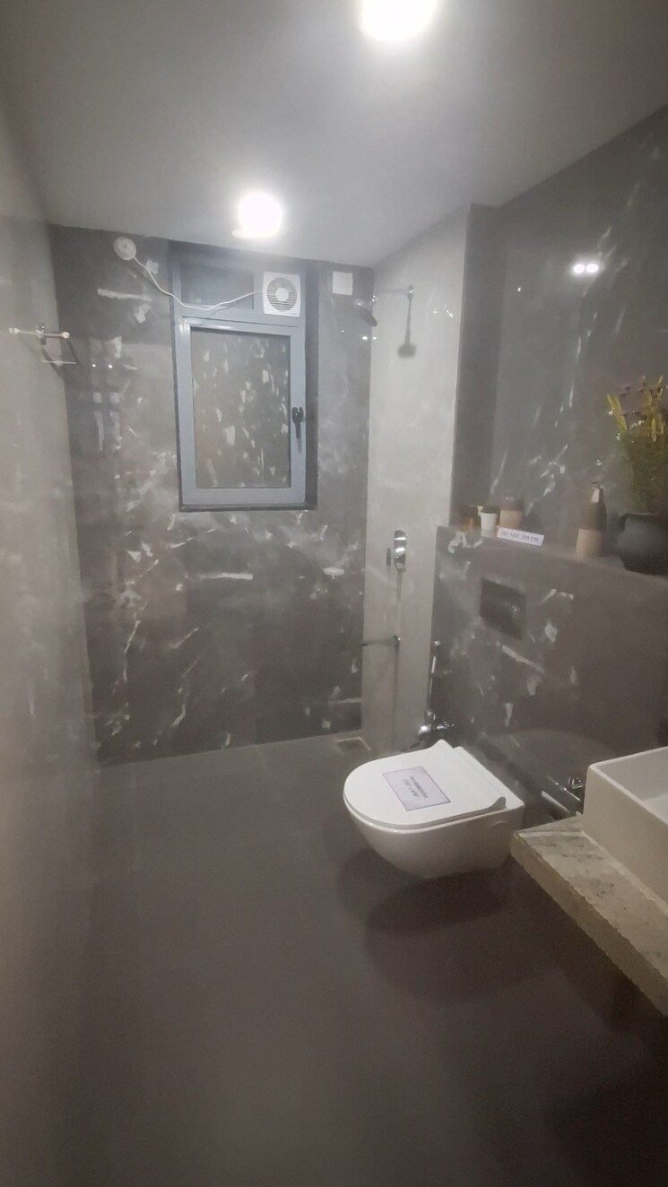 Bathroom, kolte-patil-alora 2 Bedroom 744 Sq.Ft. Apartment In Santacruz East Mumbai 8915307