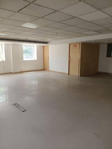 Room in 6+ BHK Independent House at New Friends Colony – for Rent