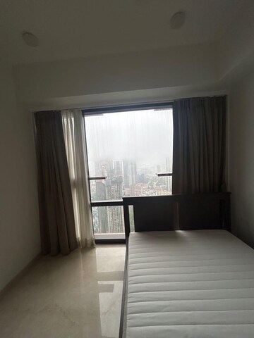 Room in 3 BHK Apartment at Lodha Marquise, Worli – for Rent