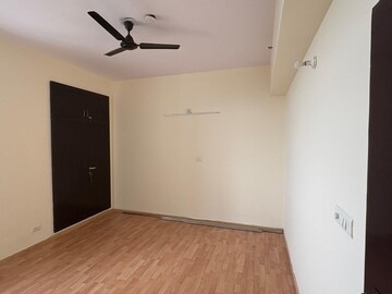 Room in 3 BHK Apartment at AWHO Twin Towers PH4, Omega I Greater Noida – for Rent