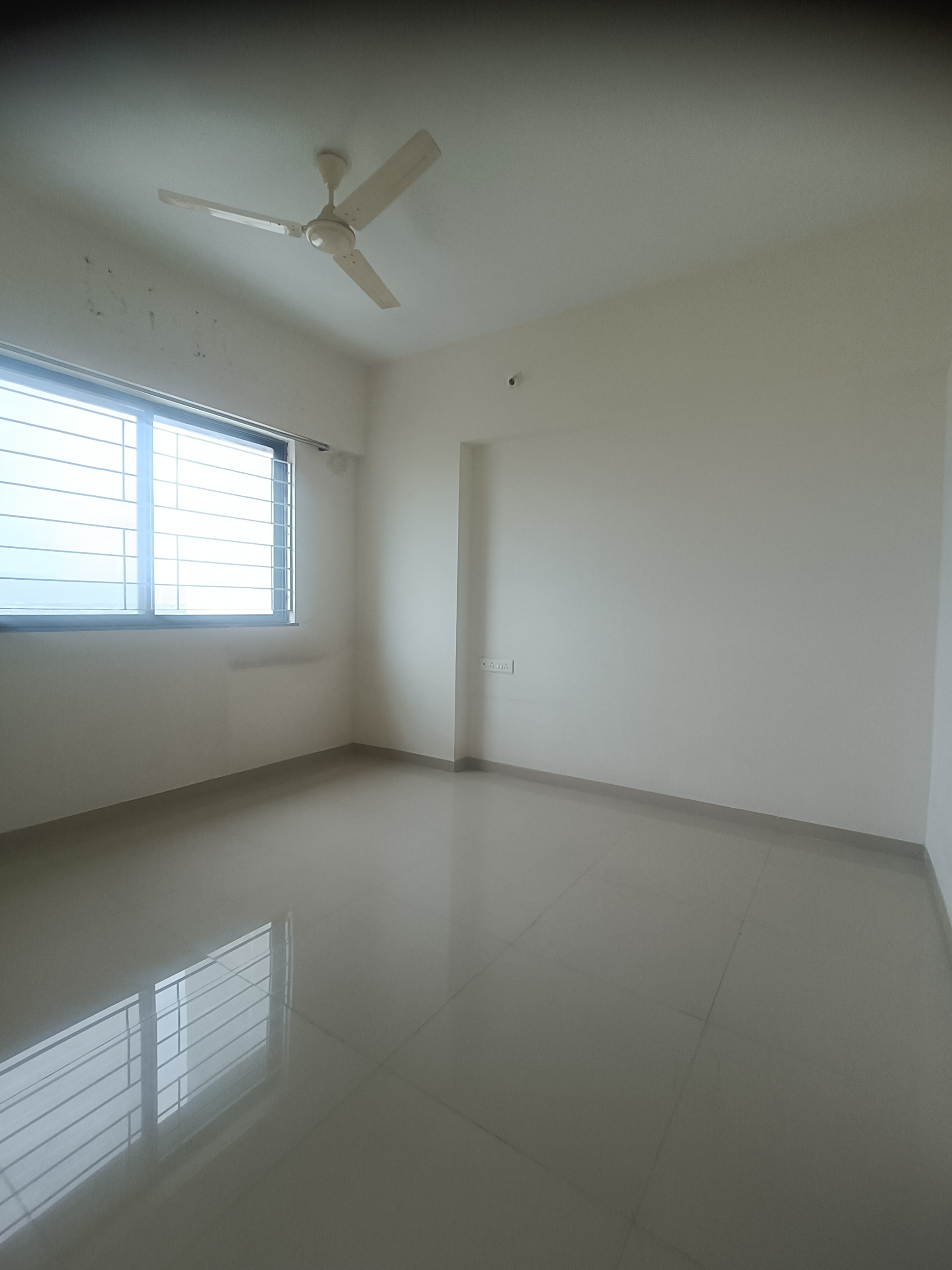 2 BHK 950 Sq.Ft. Apartment in Panama Silver Stone