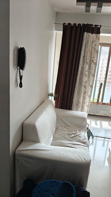 Room in 2 BHK Apartment at Dosti Vihar, Samata Nagar – for Rent