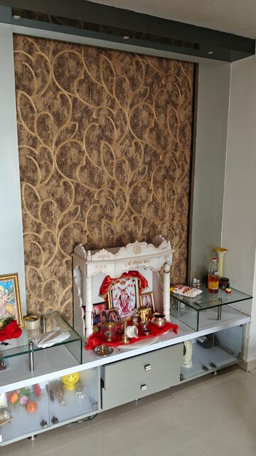 Furnished Amenities in 2 BHK Apartment at Dosti Vihar, Samata Nagar – for Rent