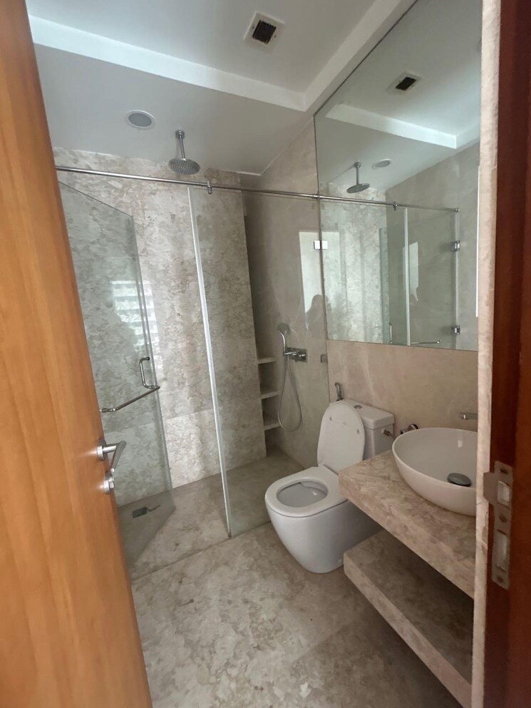 Bathroom, indiabulls-blu 3 Bedroom 1377 Sq.Ft. Apartment In Worli Mumbai 8915331