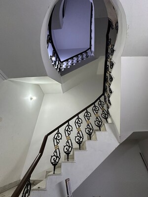 Furnished Amenities in 6+ BHK Independent House at Sector 46 – for Sale