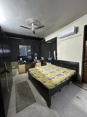 Bedroom in 6+ BHK Independent House at Sector 46 – for Sale