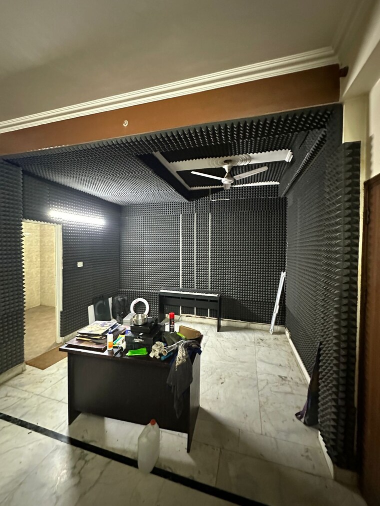 Master Bedroom, sector 122 6+ Bedroom 200 Sq.Mt. Independent House In Sector 122 Noida 8915375