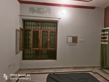 Room in 2 BHK Independent House at Gomti Nagar – for Rent