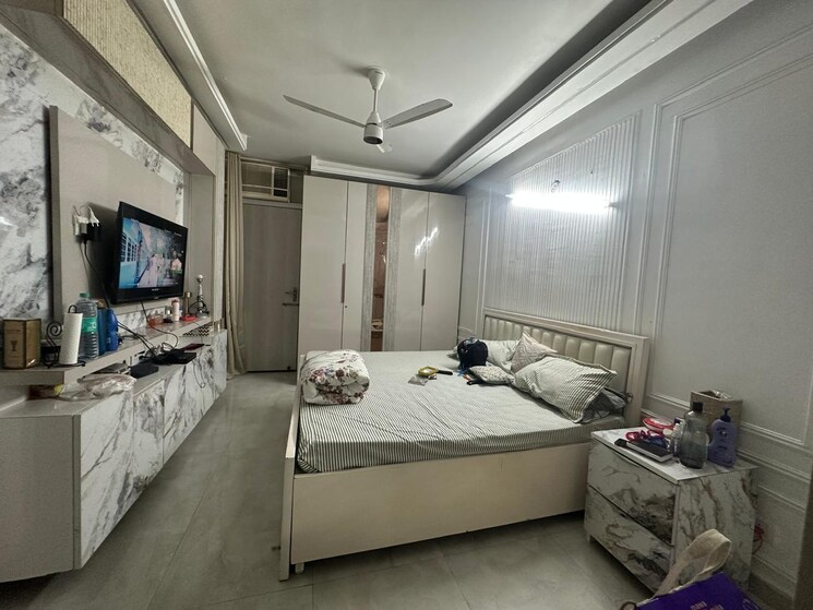 Bedroom, kailash hills 3 Bedroom 180 Sq.Yd. Builder Floor In Kailash Hills Delhi 8915577