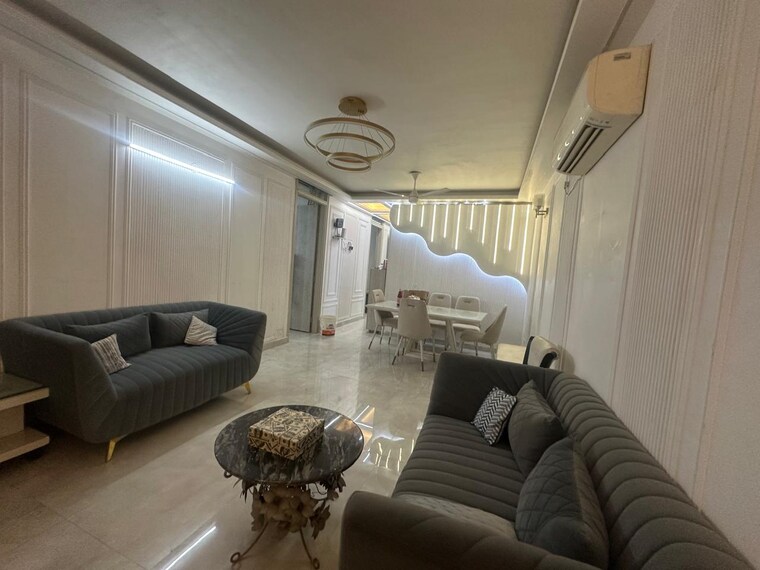 Living Room, kailash hills 3 Bedroom 180 Sq.Yd. Builder Floor In Kailash Hills Delhi 8915577