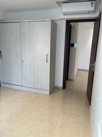 Room in 3 BHK Apartment at Hiranandani Highland, Powai – for Rent