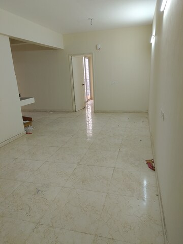 Room in 3 BHK Apartment at Signature Global Golf Greens, Sector 79 – for Rent