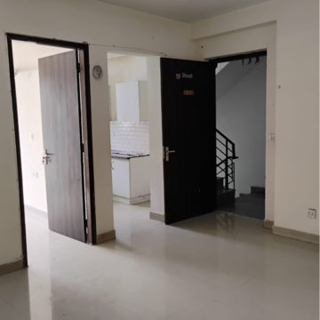 Room in 3 BHK Builder Floor at Amolik Residency, Sector 85 – for Sale