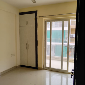 Room in 3 BHK Builder Floor at Amolik Residency, Sector 85 – for Sale