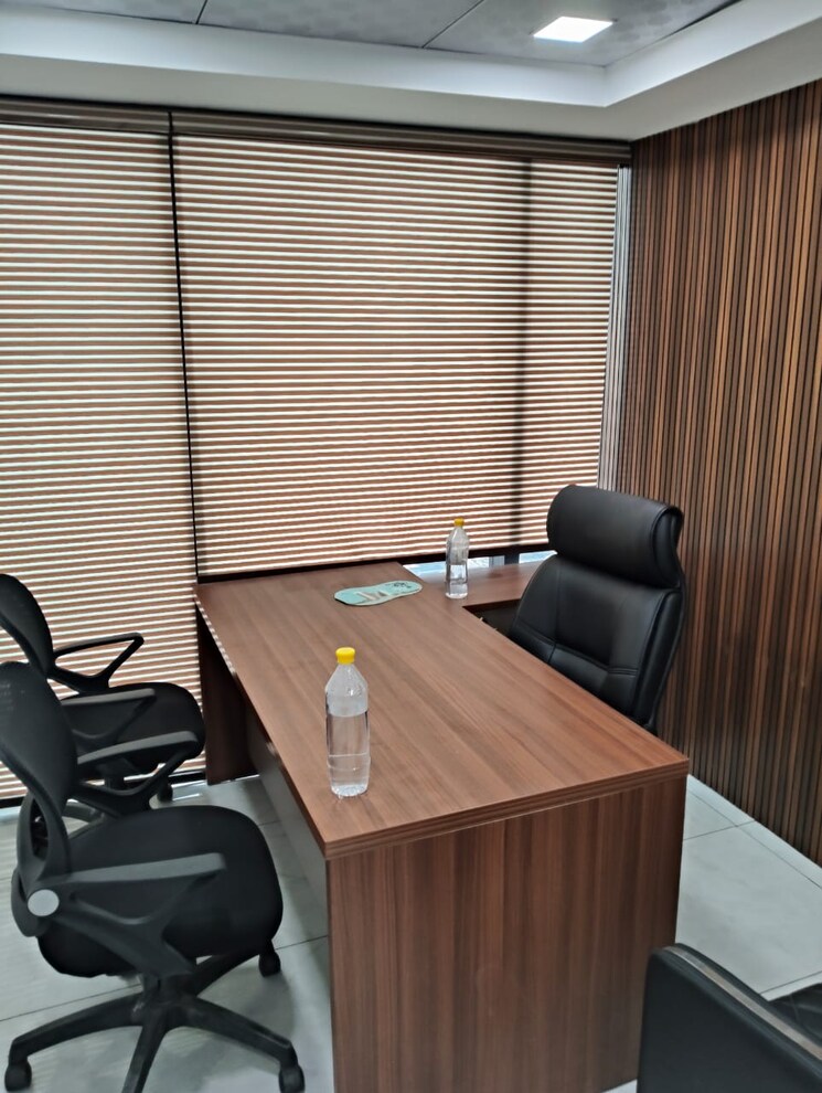 Team Area, supertech-e-square Commercial Office Space 1000 Sq.Ft. In Sector 96 Noida 8915647