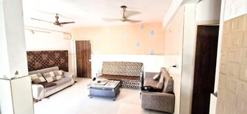Living Room in 2 BHK Apartment at Makarba – for Rent