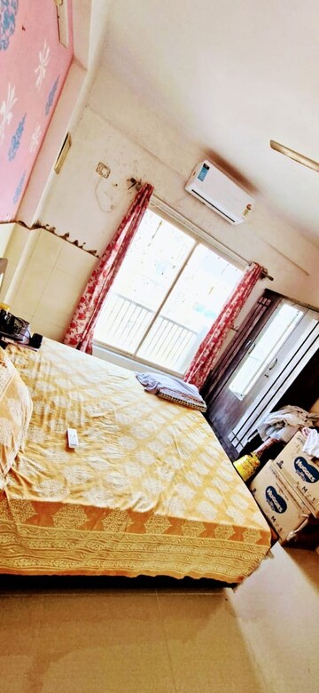 Furnished Amenities in 2 BHK Apartment at Makarba – for Rent