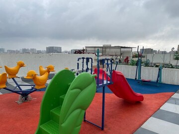 Swimming Pool in 2 BHK Apartment at Kalpataru Primus Residence, Santacruz East – for Rent