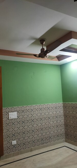 Furnished Amenities in 2 BHK Builder Floor at Govindpuri – for Sale