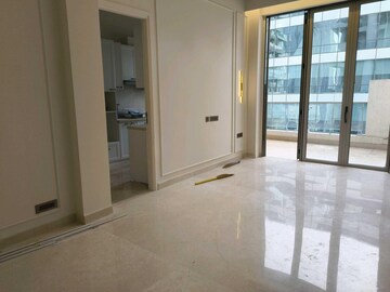 Room in 3 BHK Apartment at Lower Parel – for Rent