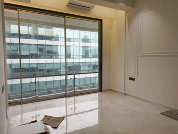 Room in 3 BHK Apartment at Lower Parel – for Rent