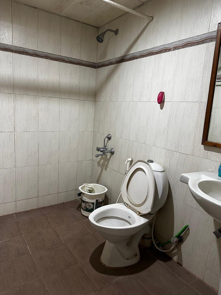 Attached Bathroom, prestige-kensington-gardens 3 Bedroom 2250 Sq.Ft. Apartment In Jalahalli Bangalore 8915751