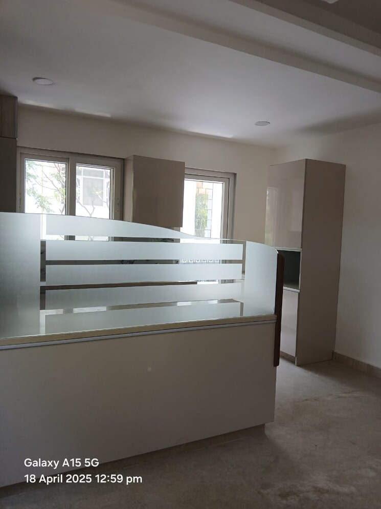 Room, saket 3 Bedroom 2000 Sq.Ft. Apartment In Saket Delhi 8915711