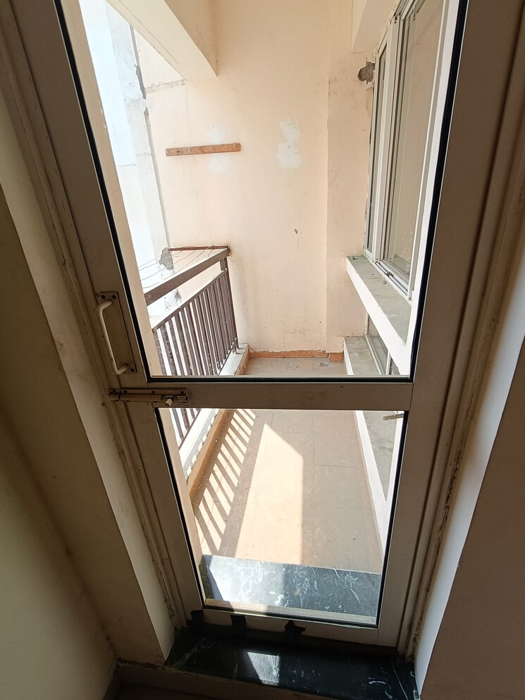 Balcony, jaypee-greens-kosmos 3.5 Bedroom 1356 Sq.Ft. Apartment In Sector 134 Noida 8915795