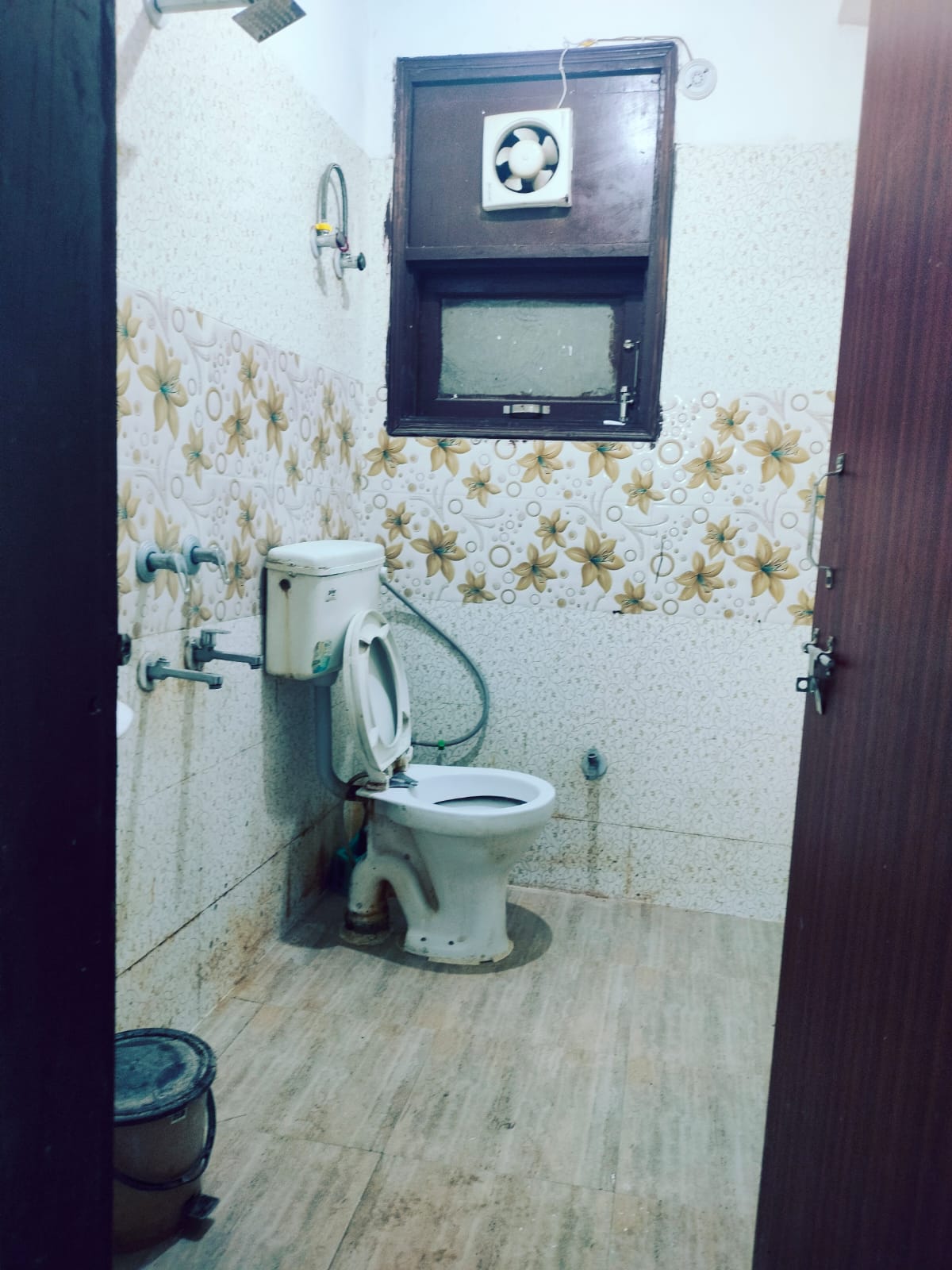 2 BHK Builder Floor For Rent in Paryavaran Complex