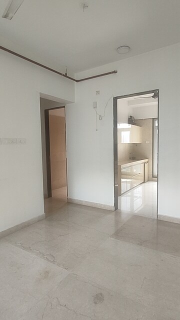 Room in 3 BHK Apartment at Sheth Avalon, Laxmi Nagar – for Rent