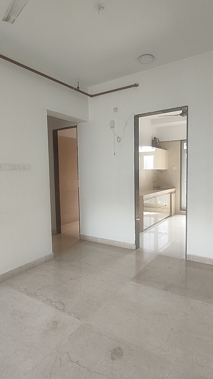 3 BHK + Servant Room Apartment For Rent in Sheth Avalon