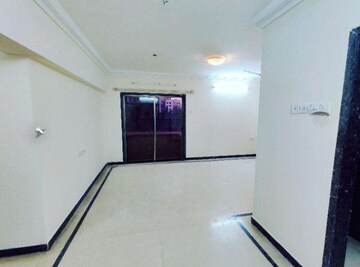 Room in 3 BHK Apartment at Regency Towers, Kavesar – for Rent