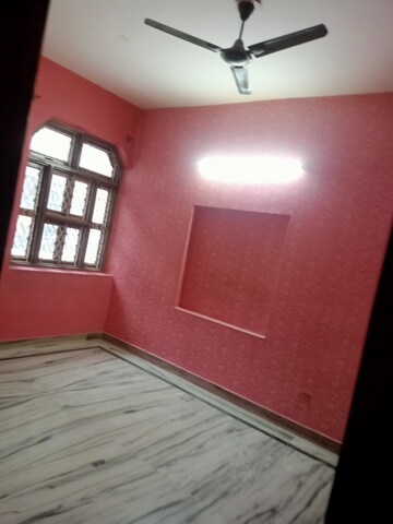 Room in 2 BHK Builder Floor at Paryavaran Complex – for Rent